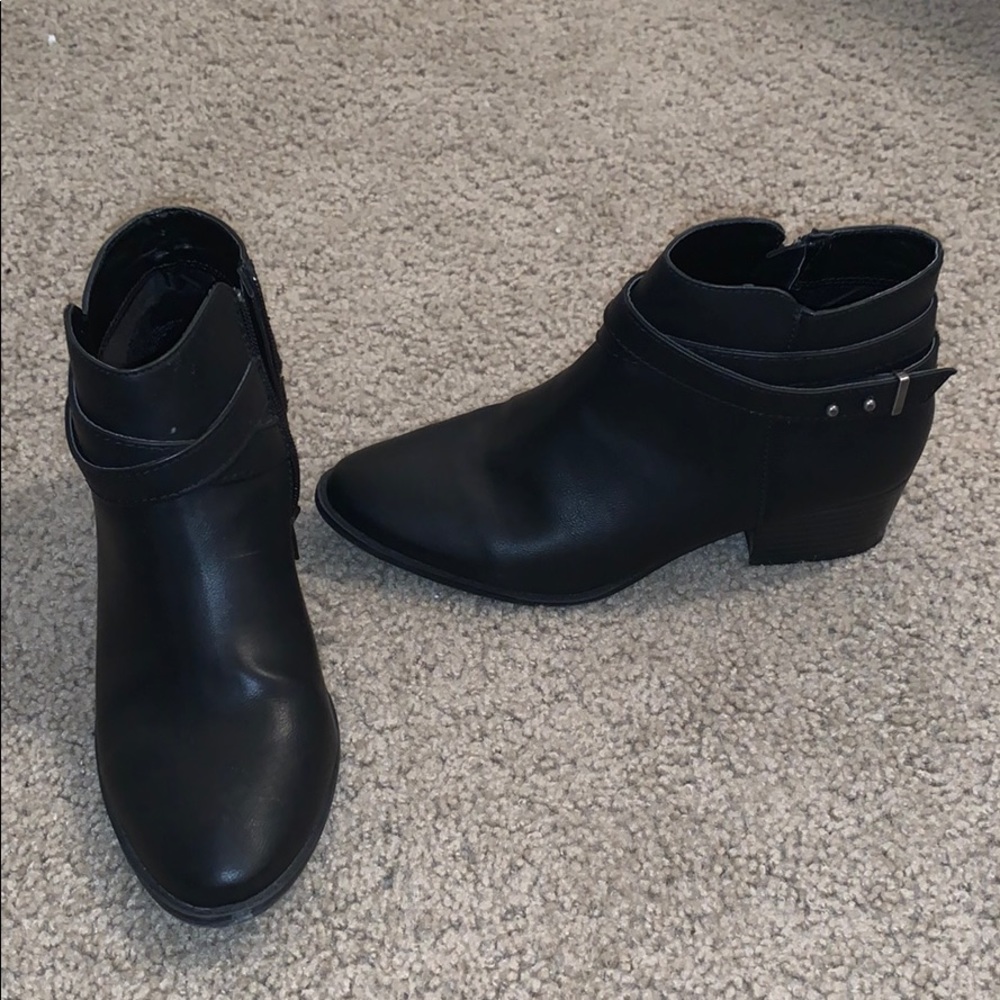 Black ankle boots size 7